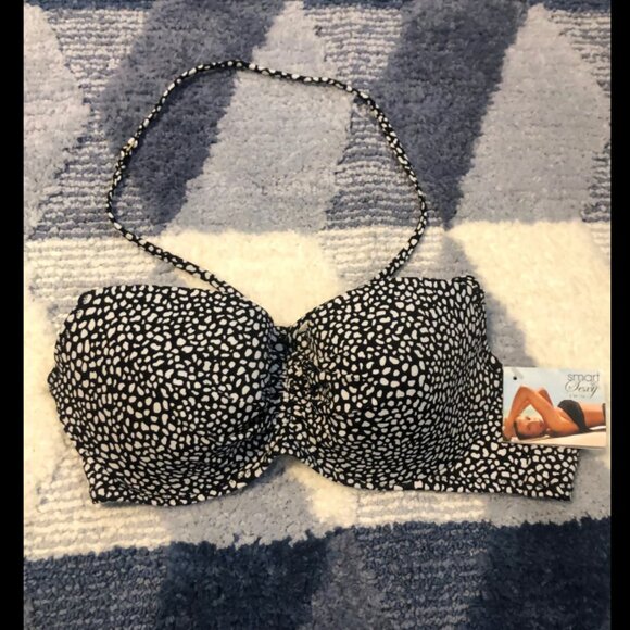 Smart & Sexy Bikini Top - Picture 1 of 4